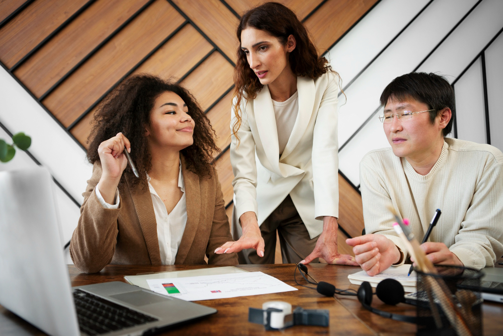 聚宅居投資顧問團隊